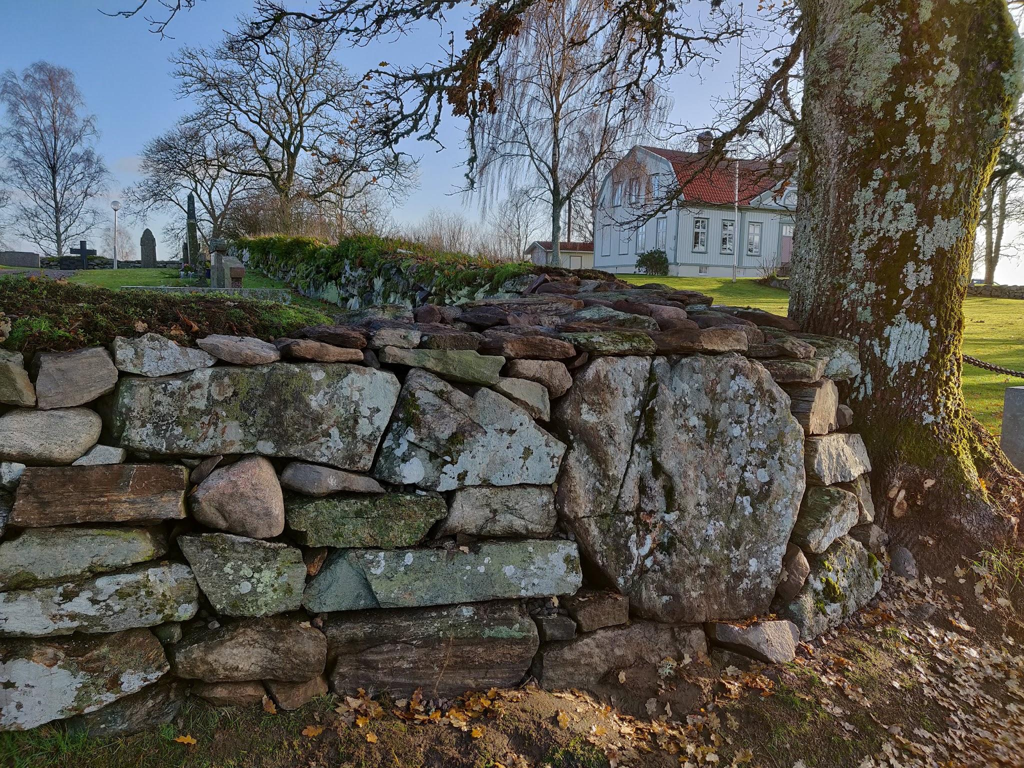 Kyrkogårdsmur
