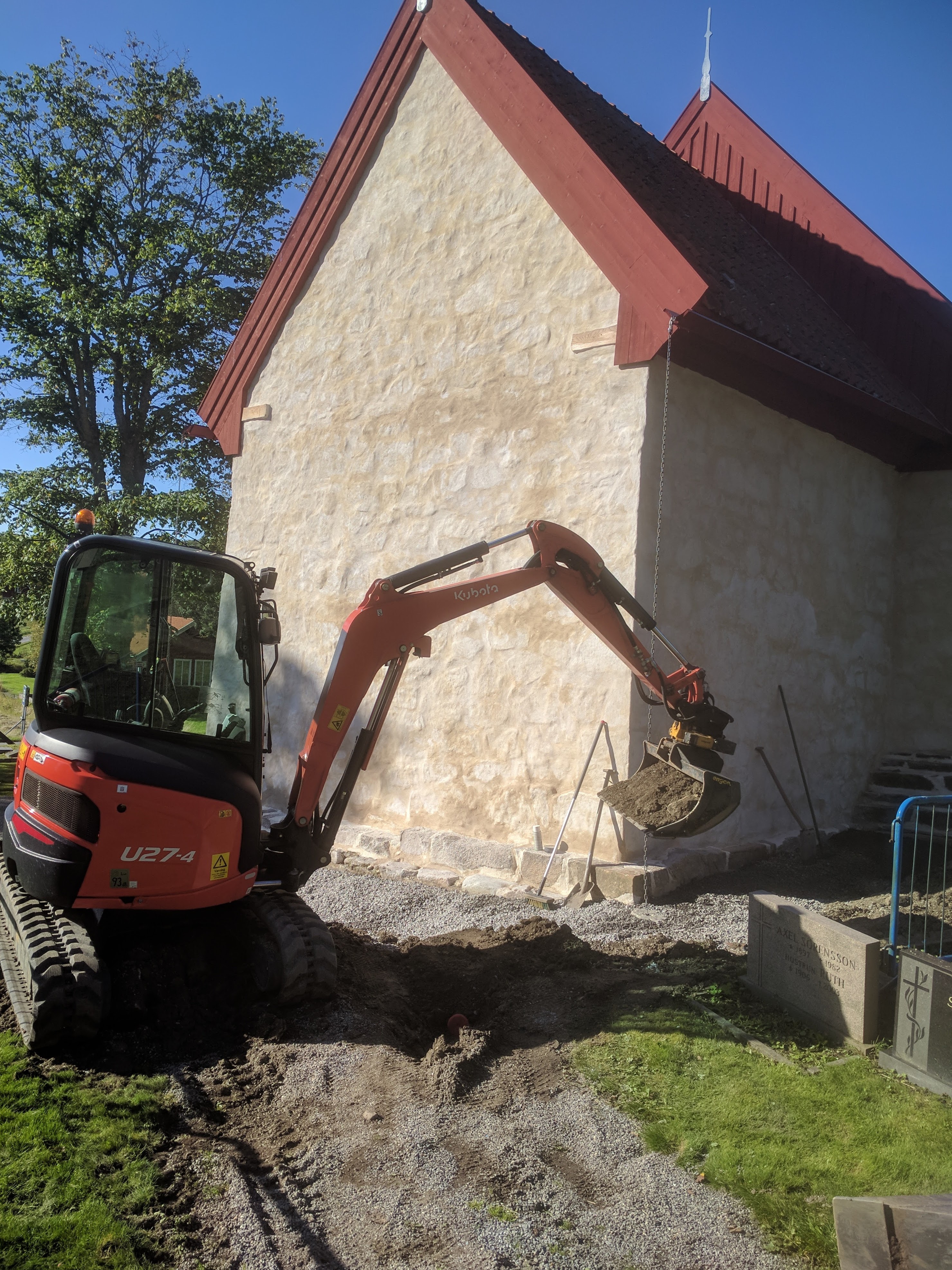 Dr%C3%A4nering%20av%20Svenneby%20Gamla%20Kyrka.jpg