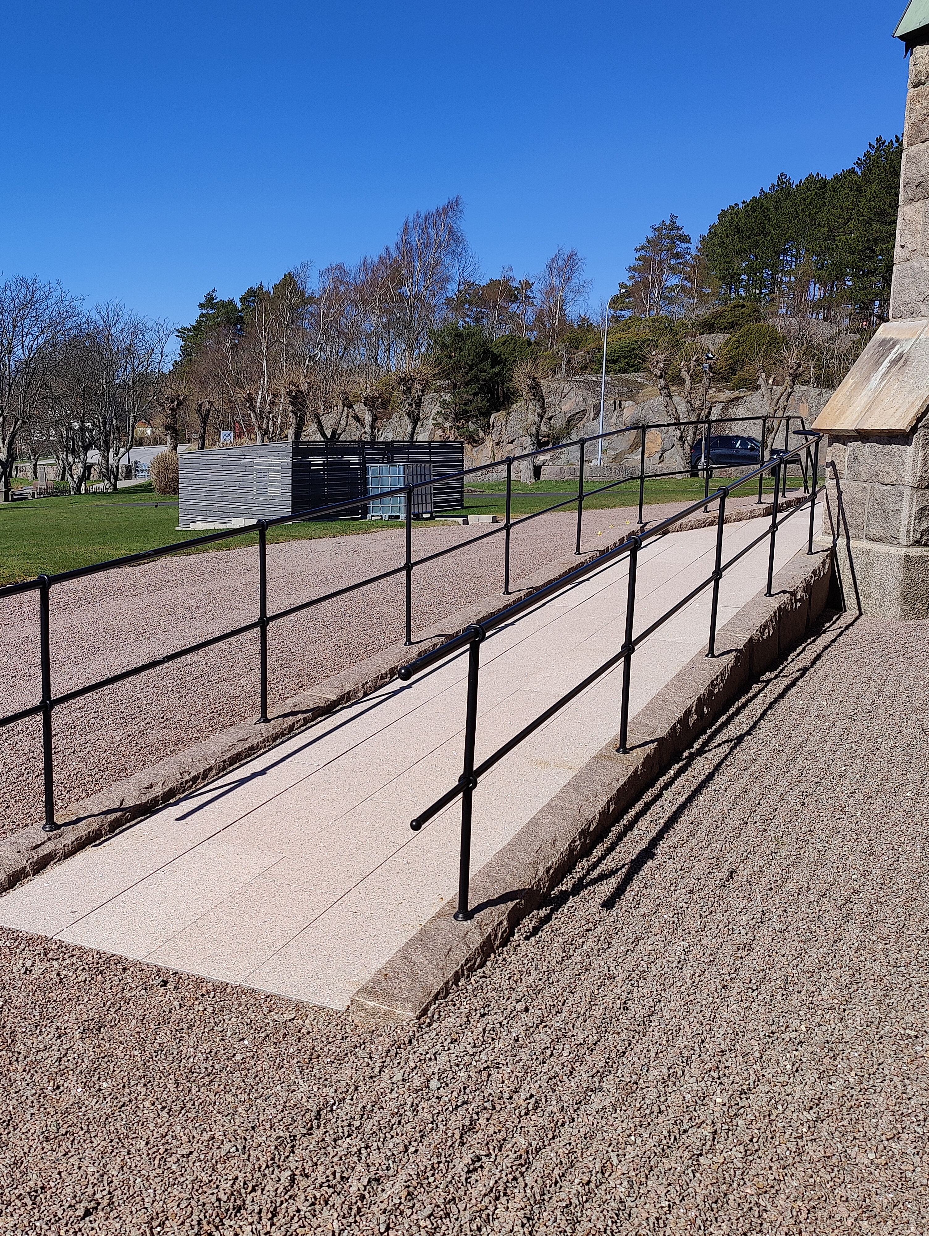 Handikappramp%20Grebbestad%20Kyrka%203.jpg