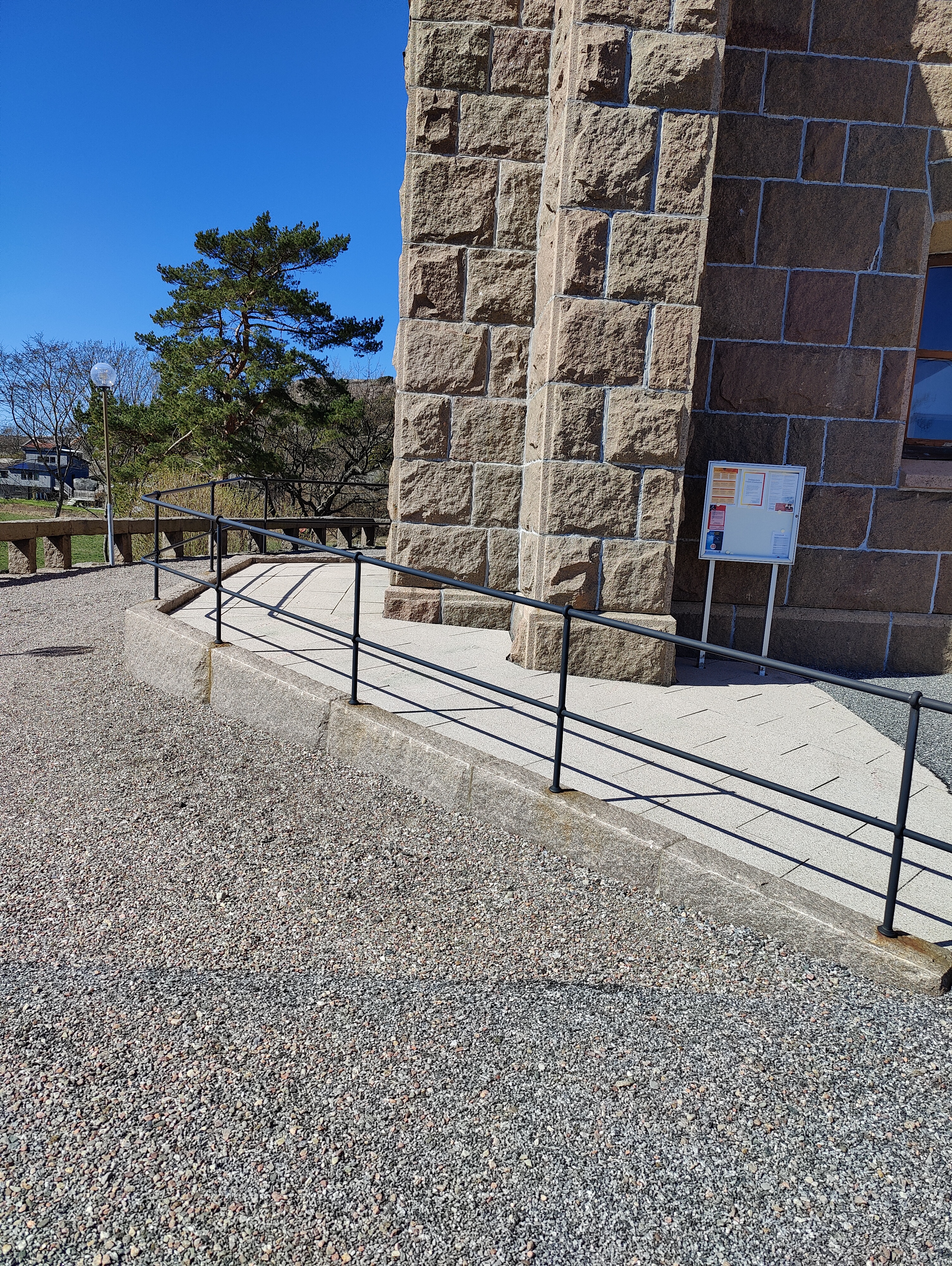 Handikappramp%20Svenneby%20Kyrka%203.jpg